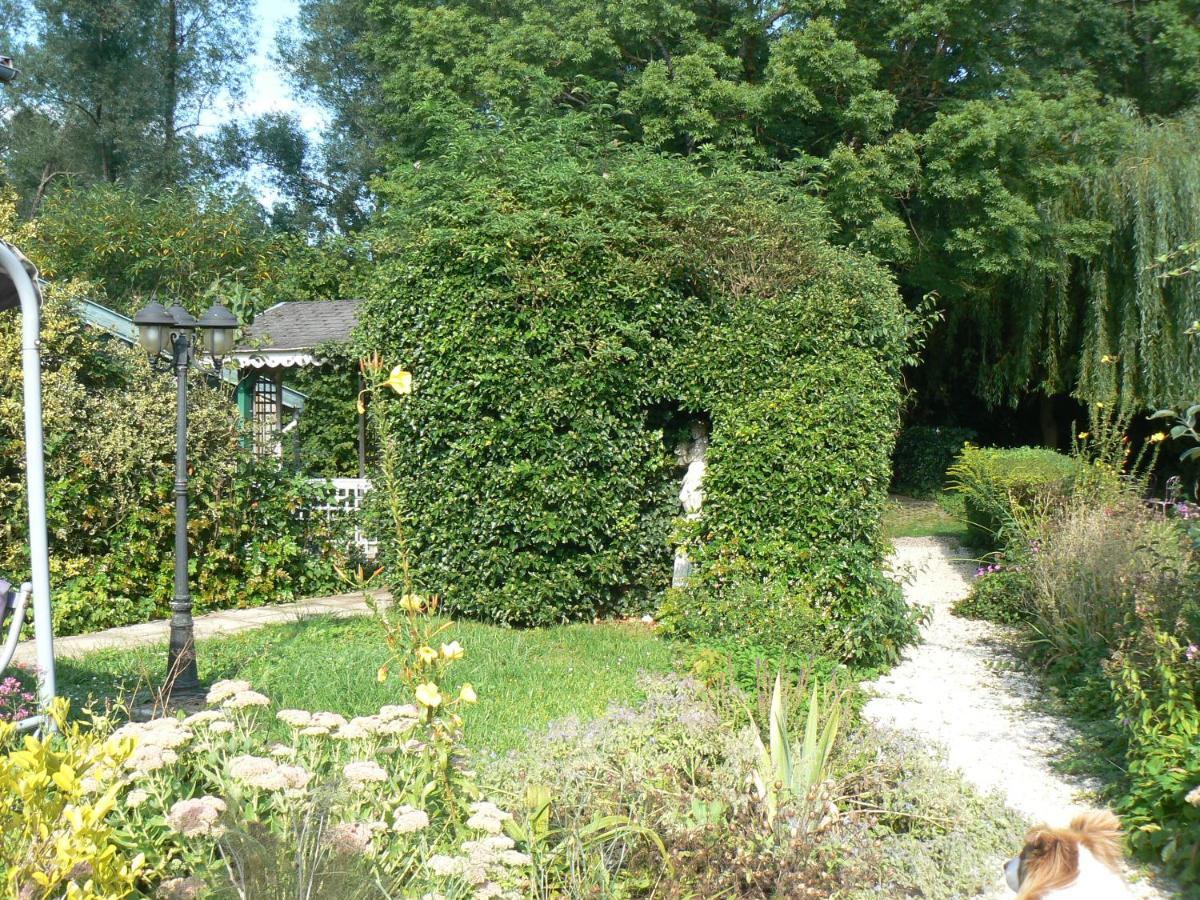 La Maison De L'Etang Sampigny Exterior photo